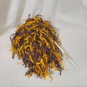 Vintage Yellow Burgundy Rooter Pom (Set of 1 Pom) -‎ 12 inch handle, streams 12"